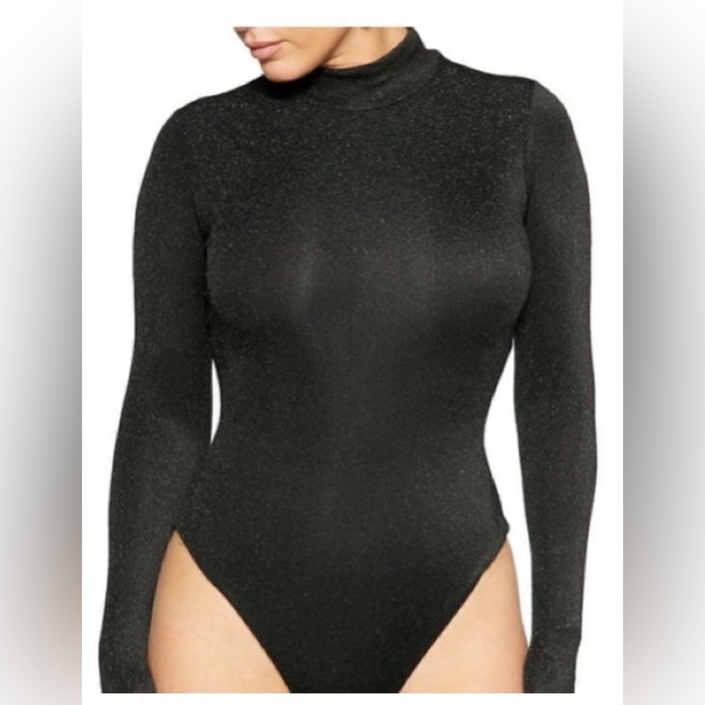 Naked Wardroble Metallic Sparkle Bodysuit‎